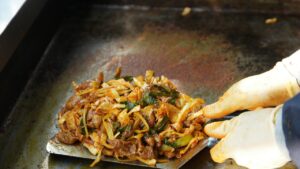 不眠症におけるホルモンの影響はどのようなものですか？